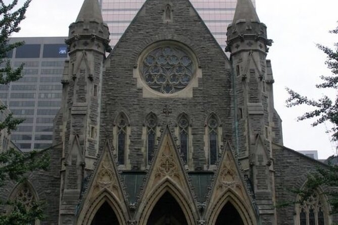 Montreal : Old Montreal Walking Tour With A Guide - Cours Le Royer and the Feel of Old Montreal