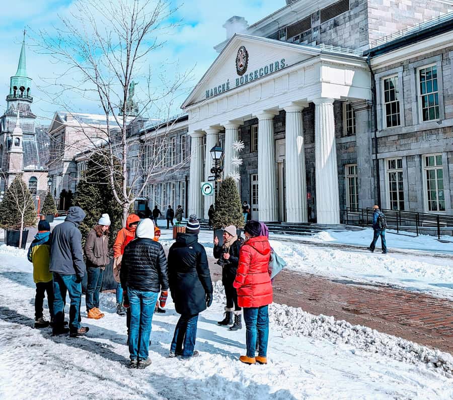 Montreal: Old Montreal Wintertime Express Walking Tour - Key points at a glance