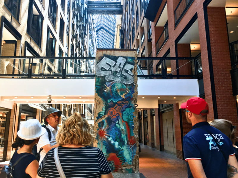 Montréal: Old Town Small Group Guided Walking Tour - Notre-Dame and the question of interior access