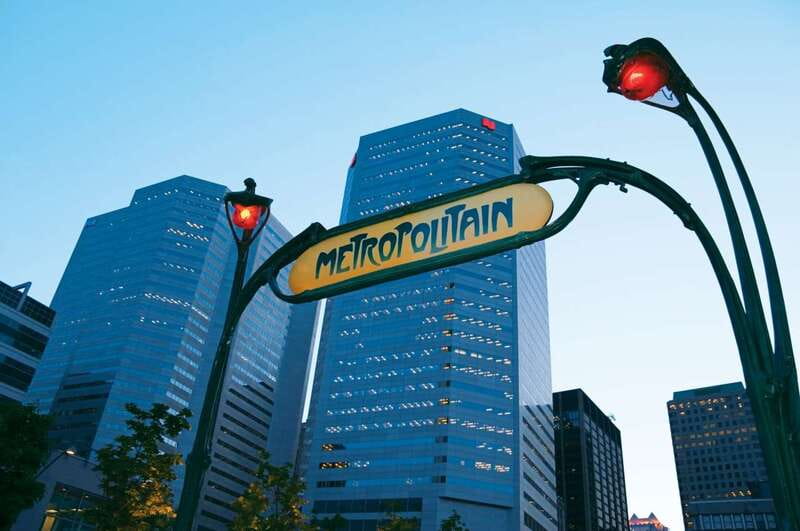 Montréal: Old Town Small Group Guided Walking Tour - Starting at Place d’Youville and the city’s early story