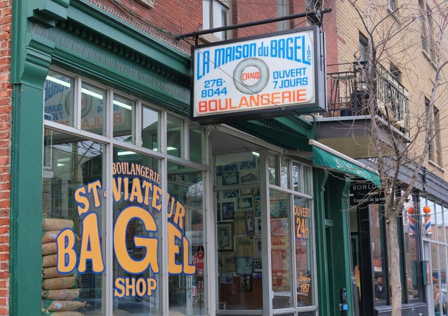 Montreal: Plateau Mont-Royal & Mile End Walking Tour - French, multicultural Montreal, and local stories