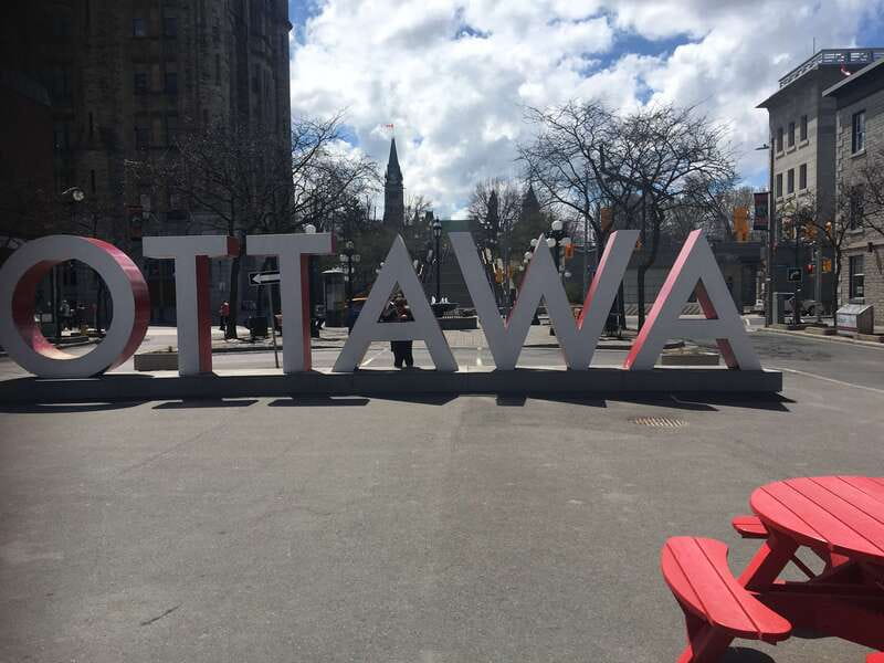 Montreal: Private Day Tour to Ottawa - Parliament Hill And Ottawa’s Civic Center