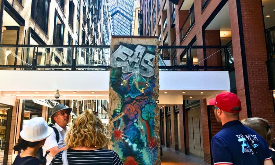 Montreal: Private Walking Tour of Downtown & Underground - Weather, walking, and practical limits
