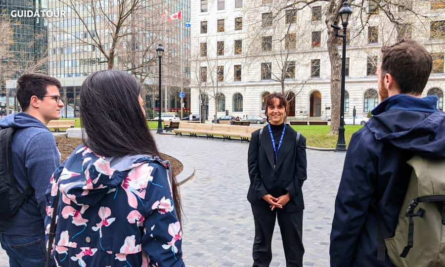Montreal: Private Walking Tour of Downtown & Underground - Meeting at the Sun Life Building on Rue Metcalfe
