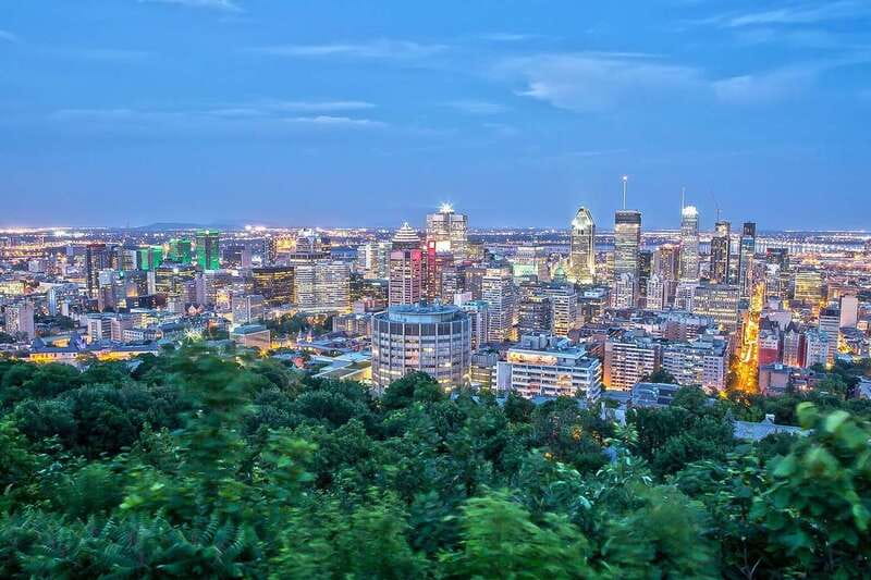 Montreal: Small Group Night Tour with La Grande Roue Entry - Key points at a glance