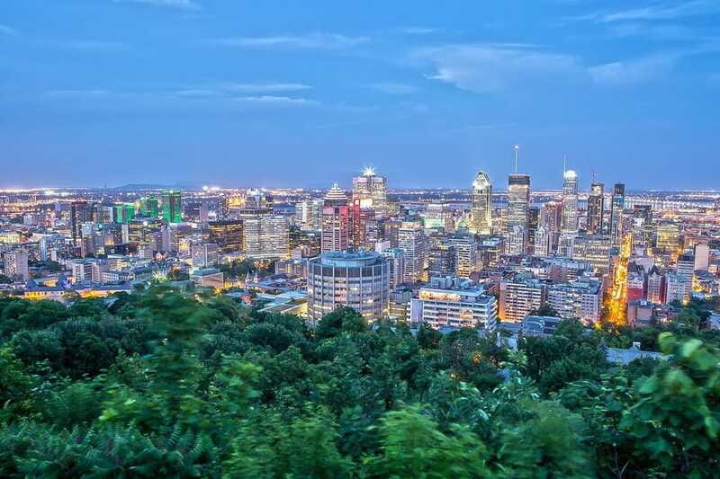 Montreal: Small Group Night Tour with La Grande Roue Entry - Who should book this night tour?