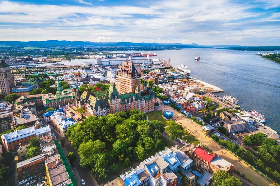 Montreal: Small Group Tour with River Cruise and Notre Dame - Old Montreal and Notre Dame Basilica