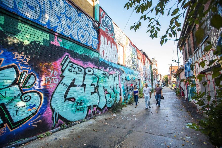 Montreal: Street Art & Mural 2-Hour Guided Walking Tour - Finding cafes, bakeries, and small local stops