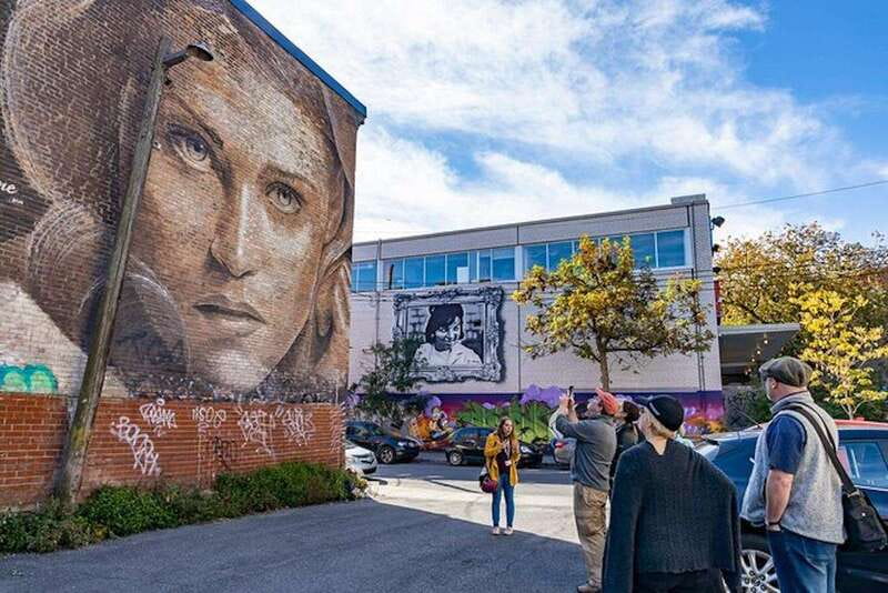 Montreal: The Original Locally Owned Street Art Walking Tour - Why Saint-Laurent Boulevard makes a fine art walk