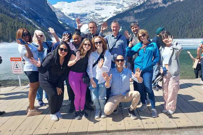 Moraine Lake and Lake Louise Tour from Calgary - Canmore - Banff - Lake Louise: one hour beside the famous blue water