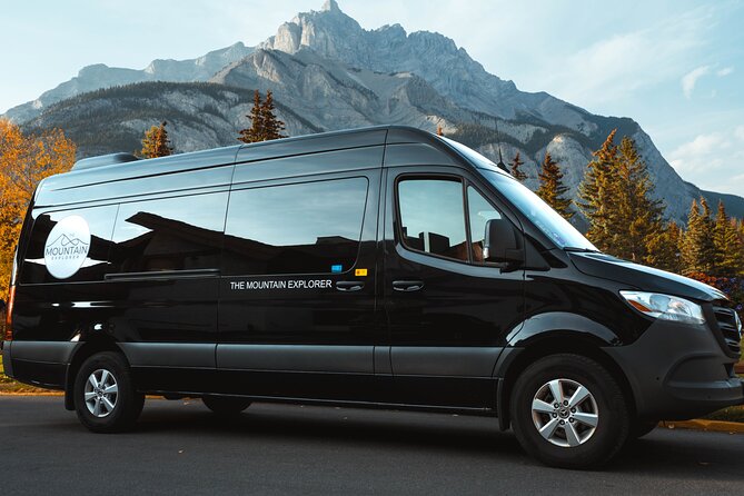 Moraine Lake & Lake Louise day Tour - from Canmore/Banff - Two famous lakes, one carefully planned day