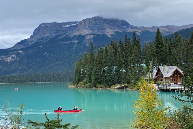 Moraine Lake Lake Louise Emerald Lake Banff Town & Natural Bridge - The guides make the shared format work