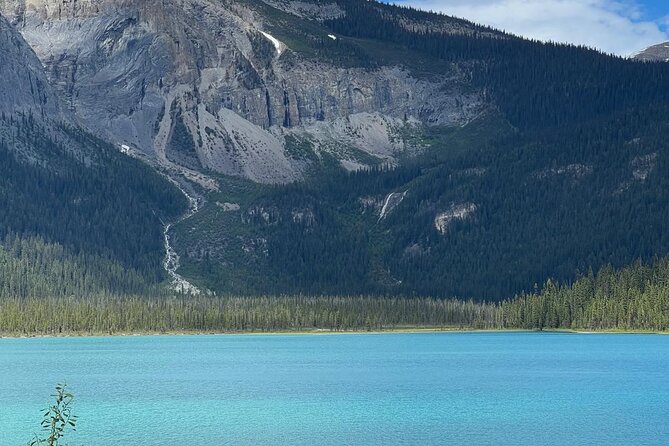 Moraine Lake Lake Louise Emerald Lake Banff Town & Natural Bridge - Who should book this tour?