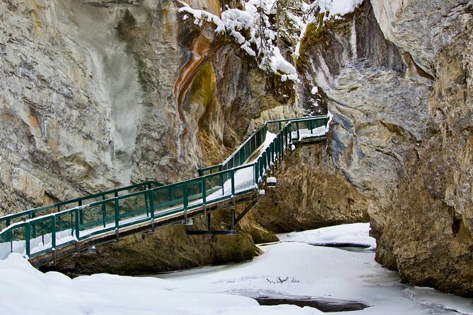 Moraine Lake, Lake Louise, Emerald Lake, Marble Canyon,Banff tour - Kootenay National Park and Marble Canyon