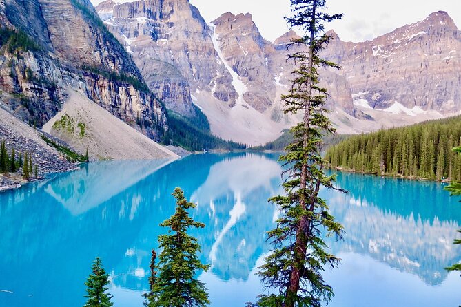 Moraine Lake, Lake Louise Johnston Canyon Banff National Park - Summer’s main event: Moraine Lake