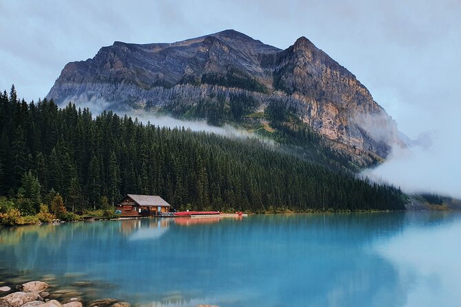 Moraine Lake & Lake Louise Sunset & Wildlife Adventure - Guides who shape the experience