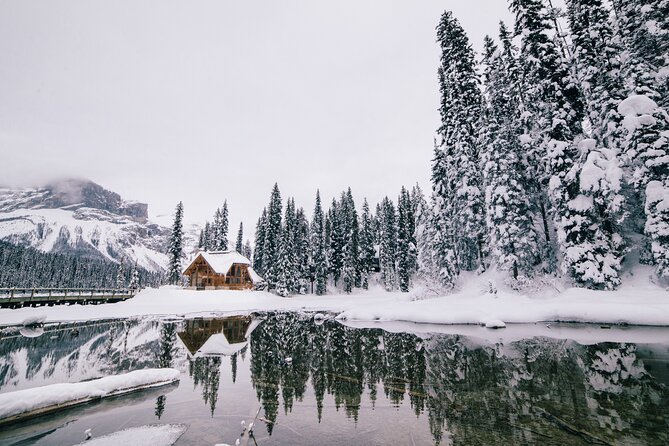 Moraine Lake, Louise Emerald Lake, and Peyto Lake all in day tour - Guides, languages, and the shared vehicle