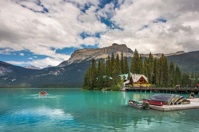 Moraine Lake, Louise, Emerald Lake, Johnston Canyon, Banff Town - Emerald Lake brings a quieter hour