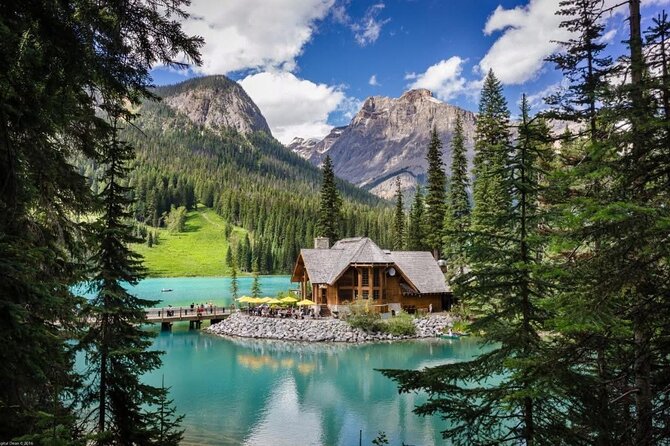 Moraine Lake, Louise, Emerald Lake, Johnston Canyon, Banff Town - Banff Avenue for a quick town visit