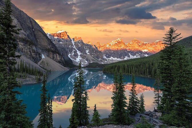 Moraine Lake Sunrise(2.5hrs)&Lake Louise(2hrs) from Canmore/Banff - Guides make the difference