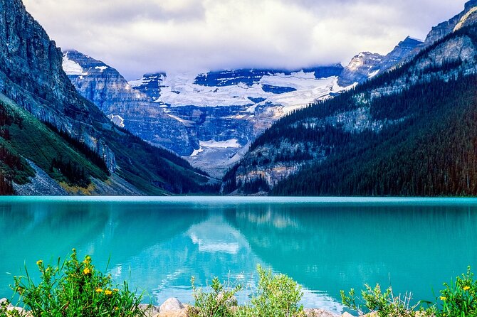 Morning Tour at Moraine Lake(2hrs) & Lake Louise(2hrs) - Lake Louise with time to choose your pace