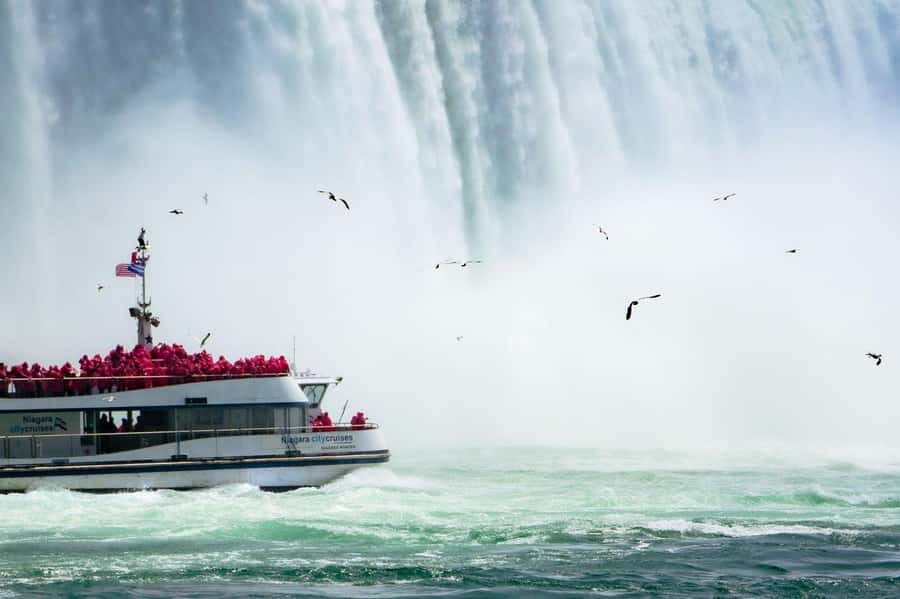 Niagara: Boat Tour, Lunch & Maple Syrup Tasting - Hotel pickup from 17 Niagara Falls locations