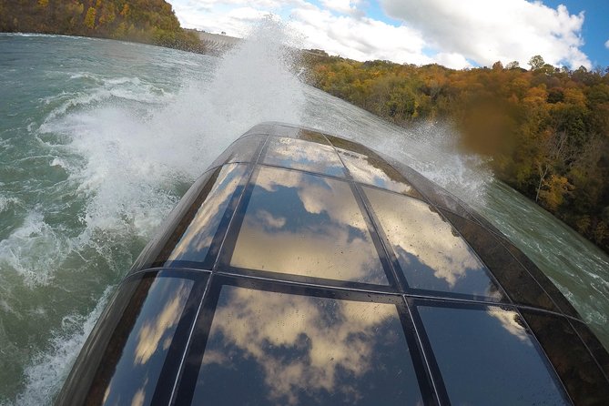 Niagara CANADA, Domed (Dry) Jet Boat Tour - What this boat tour actually shows you