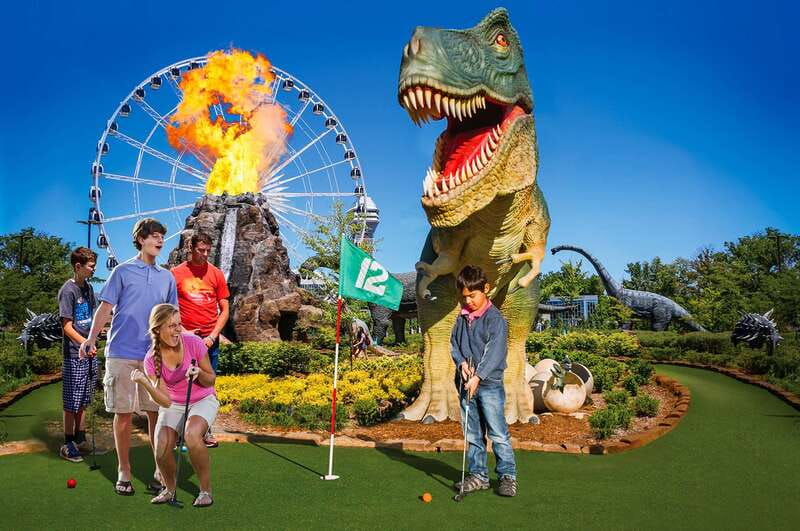 Niagara Falls, Canada: Clifton Hill 6 Attraction Fun Pass - Starting at the SkyWheel on Clifton Hill