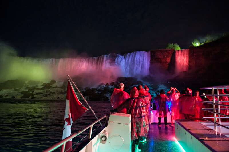 Niagara Falls, Canada: Evening Fireworks Cruise - The evening schedule from May through October