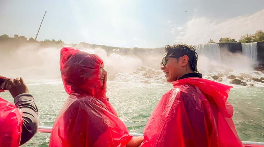 Niagara Falls Canada: Highlights Tour With Boat Cruise - Key points at a glance