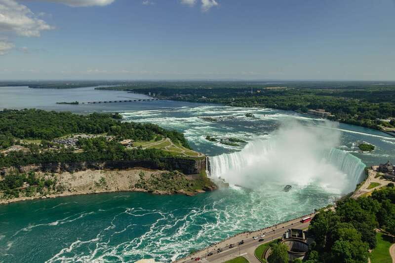 Niagara Falls, Canada: Skylon Tower Observation Deck Ticket - Dining, shops, and family activities at the base