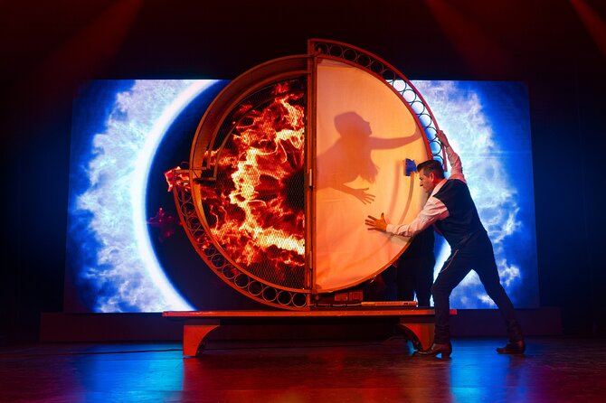 Niagara Falls, Canada: Wild Magic Show Ticket - Why families and couples both enjoy it