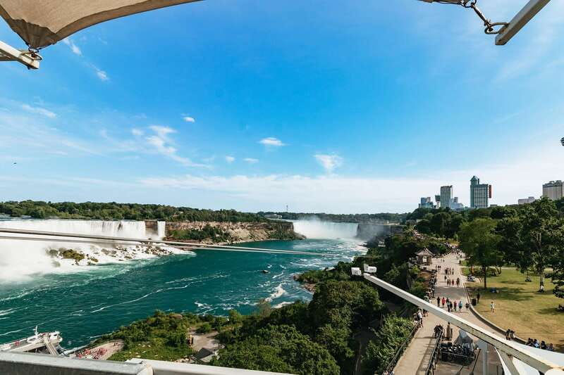 Niagara Falls, Canada: Zipline to The Falls - The observation deck is more than a finish line