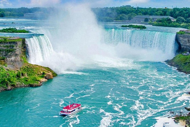 Niagara Falls Day Tour from Toronto - From downtown Toronto to the Niagara Parkway