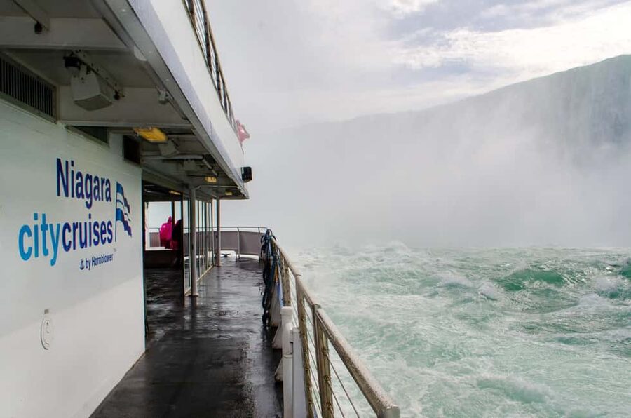 Niagara Falls Day Tour with Boat Ride & Journey Behind Falls - The guides make the schedule work