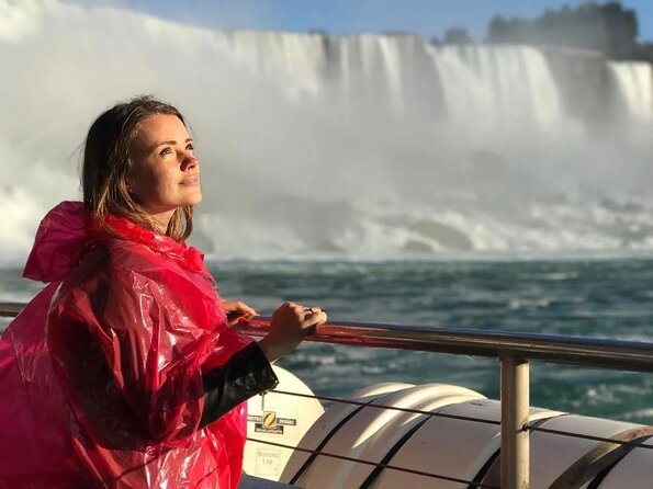 Niagara Falls Eco Walking Tour with Boat Cruise - What this one-hour Niagara experience actually delivers