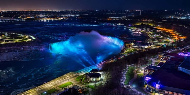 Niagara Falls: Guided Night Tour w/ Dinner & Hotel Transfer - Practical tips for a smoother evening