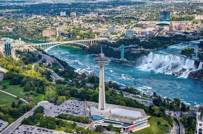 Niagara Falls Guided Vehicle Tour Canada: Boat, Skylon & Journey - The vehicle and guide save more time than you might expect
