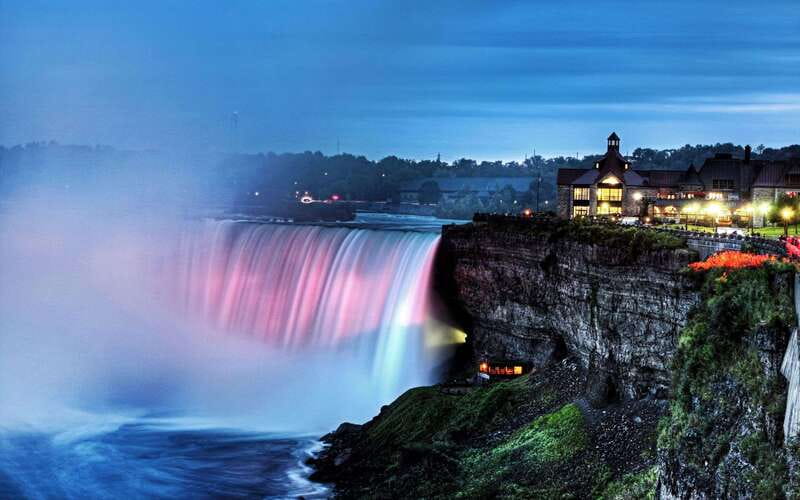 Niagara Falls: Night Tour w/ 3 Course Dinner & Light Show - Taking control of Niagara at the Illumination Tower