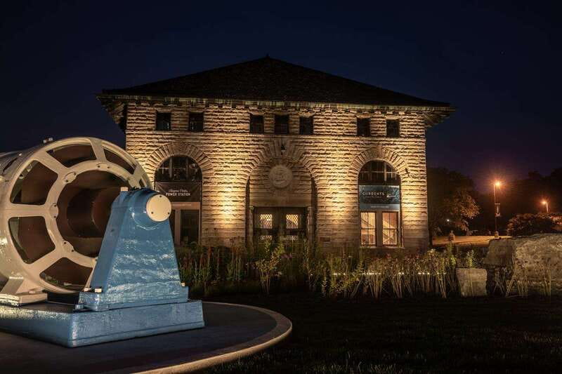 Niagara Falls: Night Tour w/ 3 Course Dinner & Light Show - Currents inside the Niagara Parks Power Station