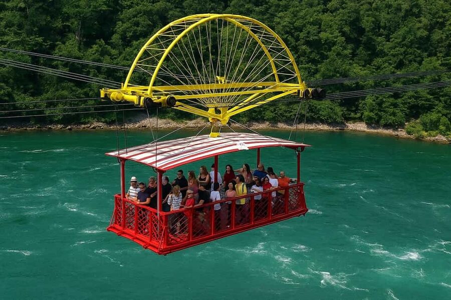 Niagara Falls, ON: Guided Tour with Boat, Skylon & Journey - A compact tour with a clear purpose