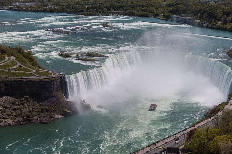 Niagara Falls: Skylon Tower & Power Station Guided Tour - The Illumination Tower and Tesla statue