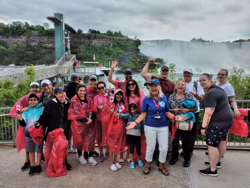 Niagara Falls Tour: Boat Ride, Journey Behind Falls and more - Why the guide can make or break the experience