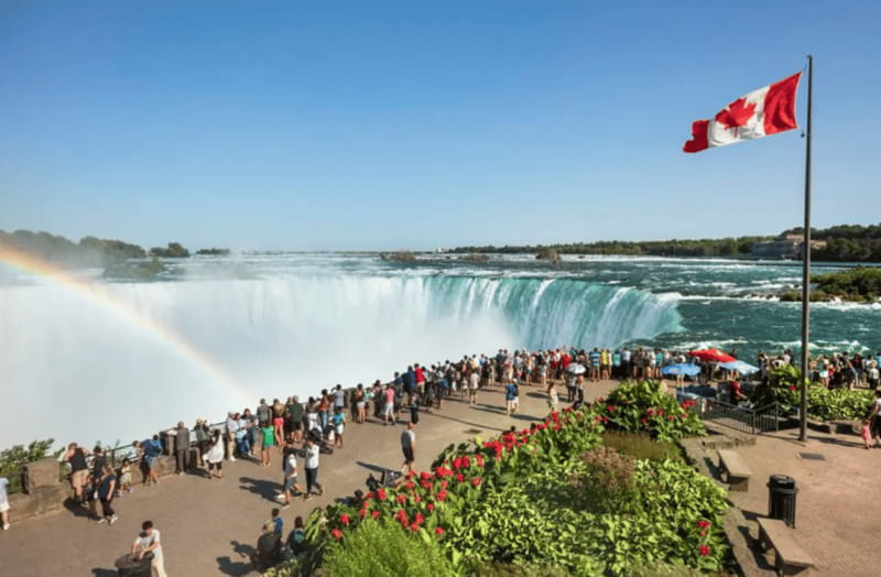 Niagara Falls Tour from Toronto with Optional Boat Cruise - The optional Hornblower cruise puts you close to the water