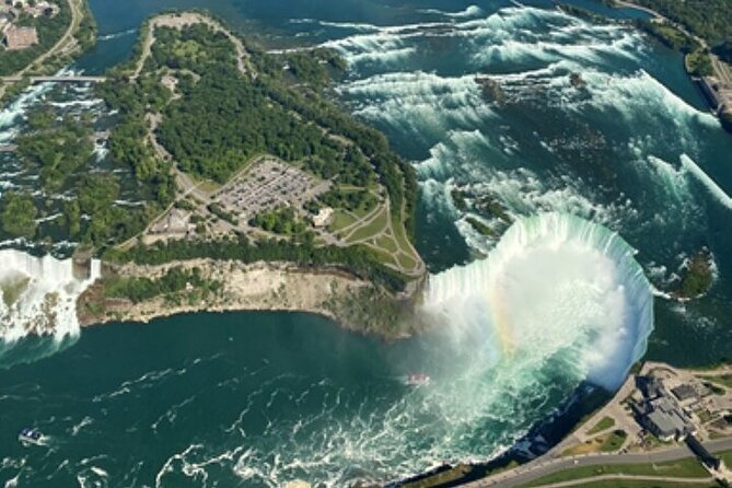 Niagara Falls Tour from Toronto with Winery & Niagara on The Lake - Three hours at Table Rock and Horseshoe Falls