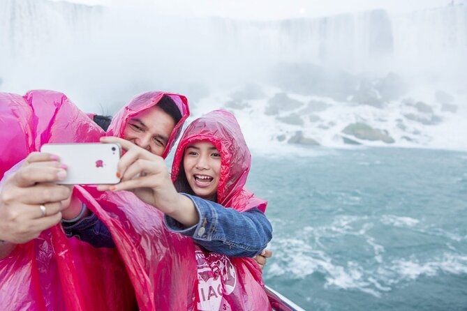 Niagara Falls Tour with Boat Ride & Journey Behind the Falls - The walking tour adds meaning between the attractions