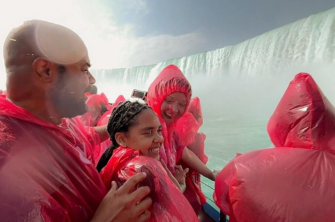Niagara Falls Tour With Journey Behind the Falls & Boat Cruise - Guides make the difference