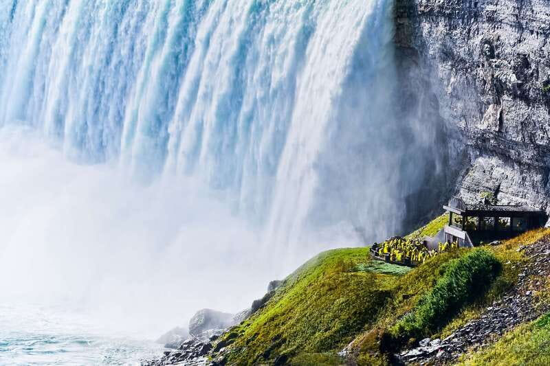 Niagara Falls: US & Canada Full-Day Tour & Lunch - Group size, guides, and the human side of the day