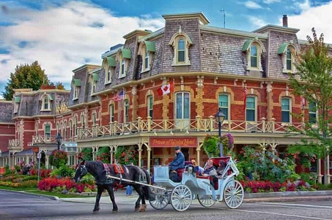 Niagara Falls VIP Private Tour Minimum 2 Guests - Maple syrup gives the middle of the day a local taste