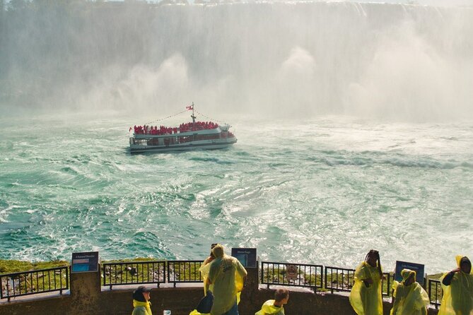 Niagara Falls Walking Tour with Boat Cruise - Walking the Niagara Parkway for 30 minutes